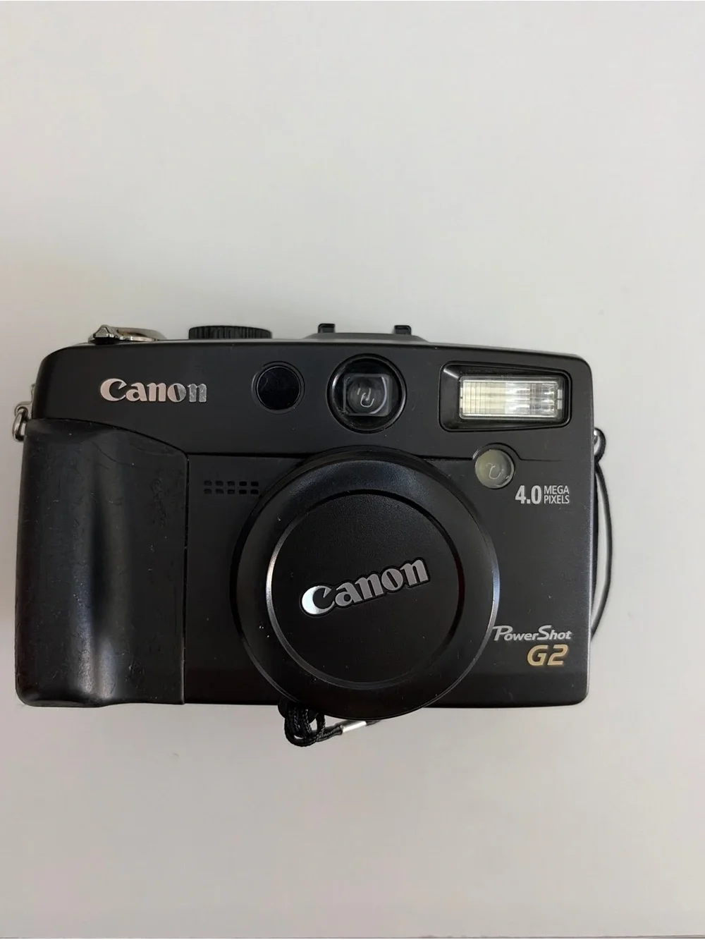 Canon PowerShot G2 Digital Camera with Black Accessories